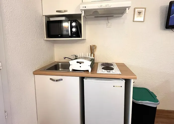 St Florent Cosy Climatise Avec Piscine Lägenhet